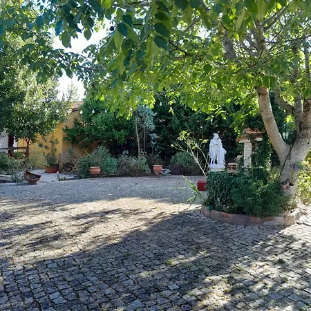 Refugio Artes Nocleg ze śniadaniem 4*